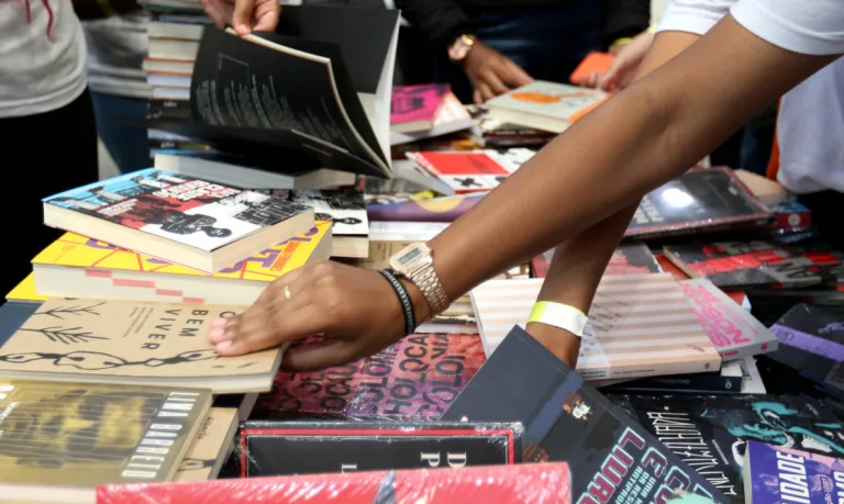 Flilauro: Feira Literária Inclusiva de Lauro de Freitas ocorre de 08 à 11 de novembro Flilauro Feira Literária de Lauro de Freitas